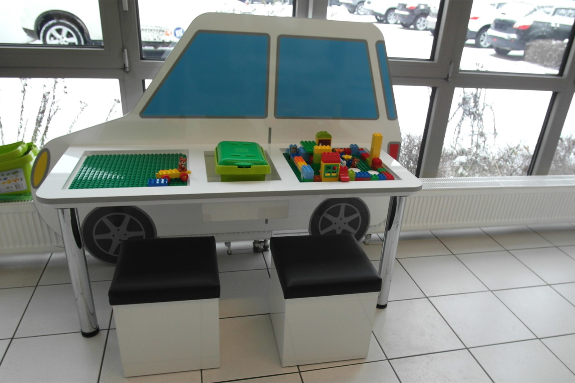 Kinderspielecke Auto mit integriertem Lego Duplo Elementen